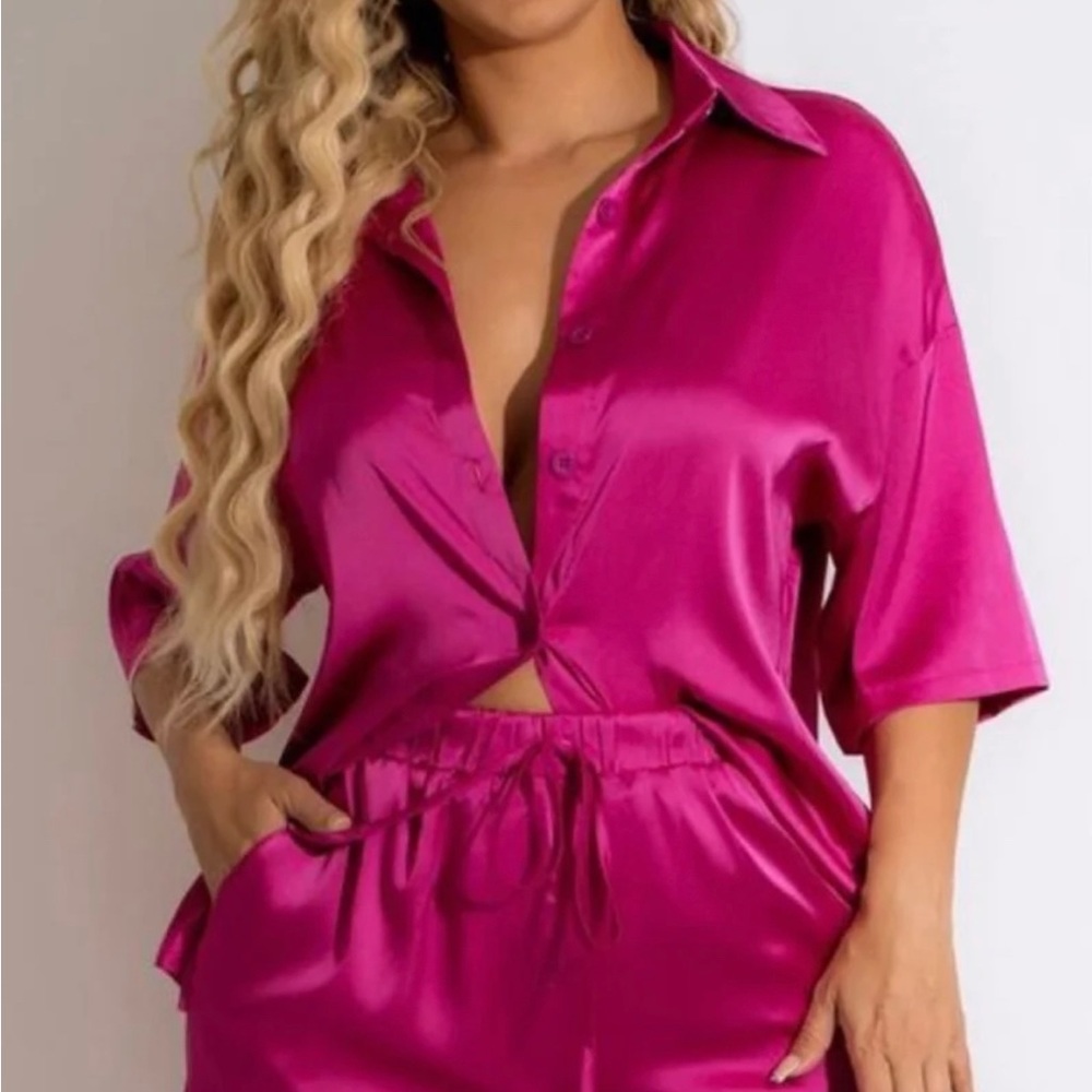 NWT PINK SHIRT + SHORTS SET L 🩷
